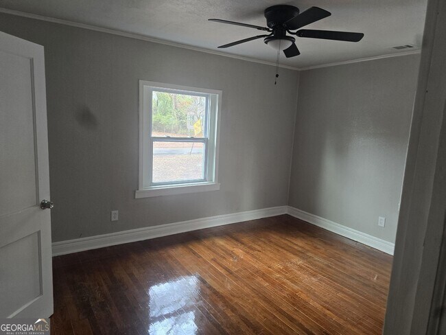 Foto del edificio - 708 N Church St