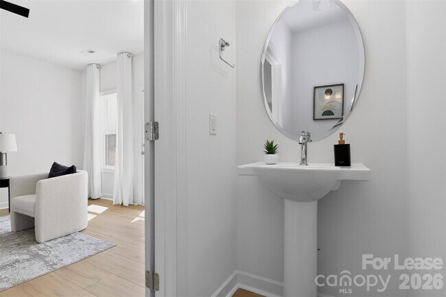 Foto del edificio - 3709 Lou Ann Ave