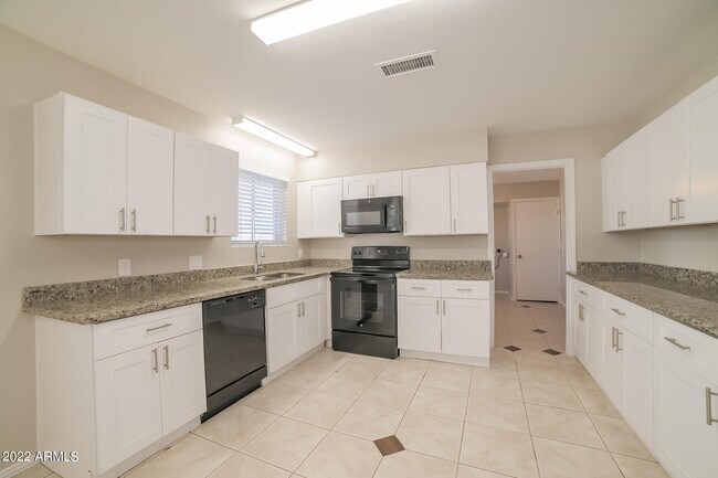 Building Photo - 7215 N 37th Ave
