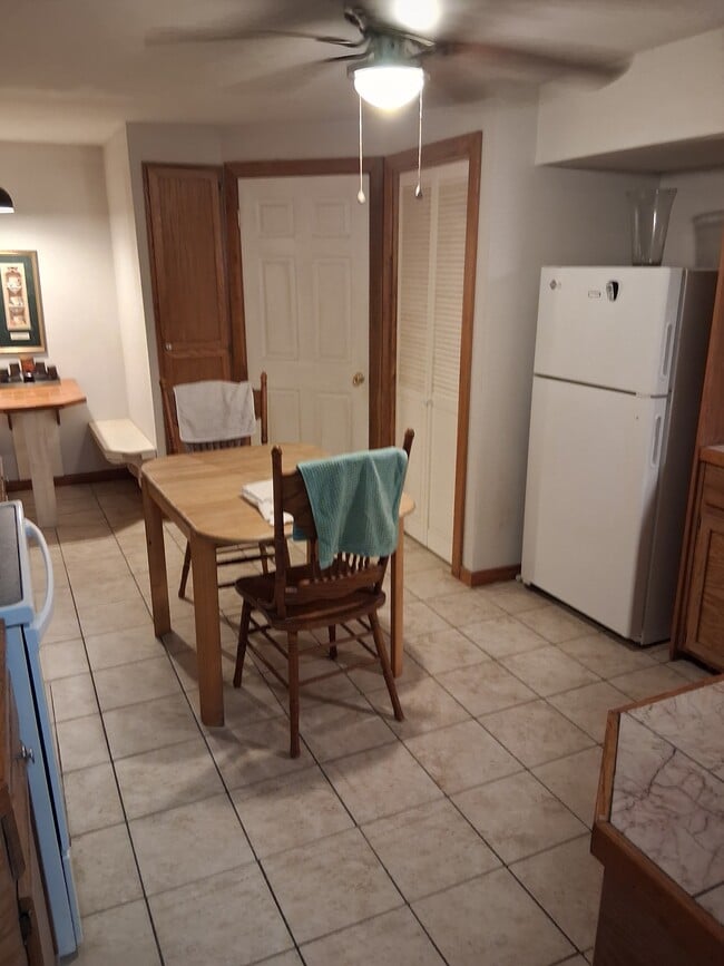 Building Photo - 8024 Cedar Dr