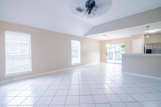 Foto del edificio - 5417 Pinewood Terrace
