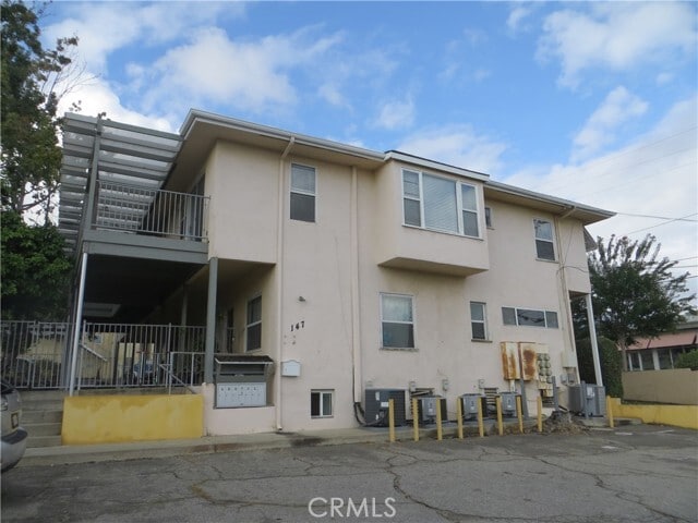 Building Photo - 147 Mariposa Ave