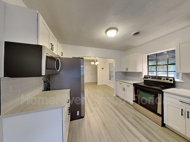 Foto del edificio - 1699 Eastbrook Blvd
