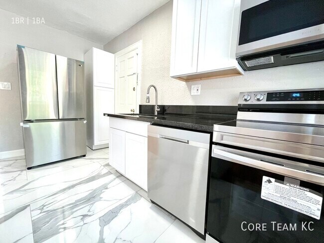 Foto del edificio - 1114 W 45th St