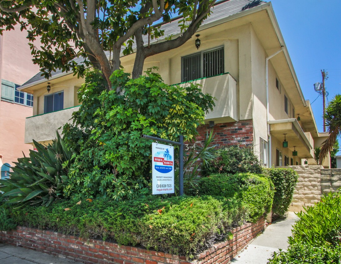 Primary Photo - 1234 Wellesley Ave in West LA - steps to W...