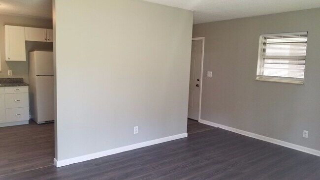 Foto del edificio - 512 Parker Rd