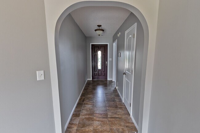 Foto del edificio - 364 McDonald Dr