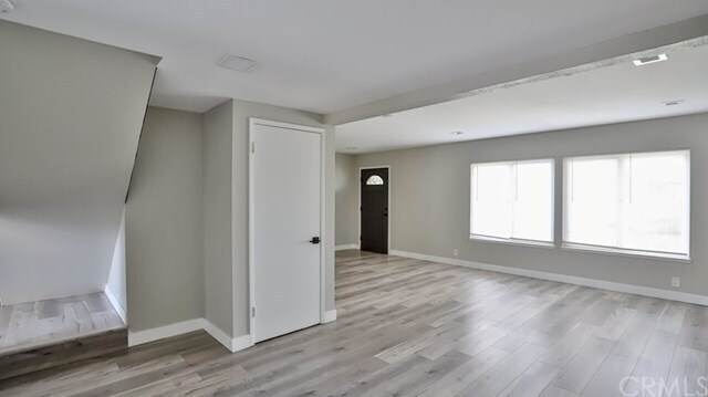 Foto del edificio - 18243 Cabrillo Ct