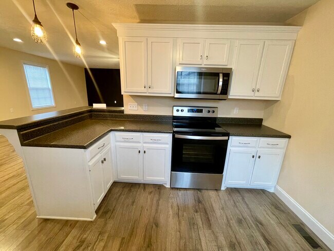 Foto del edificio - 224 Homewood Blvd