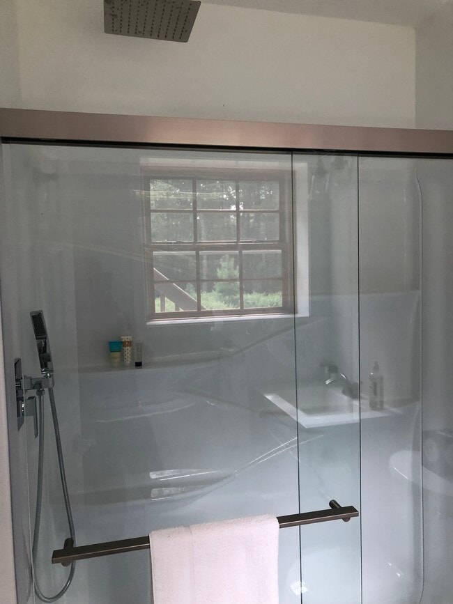 123 Westwood Cir, Dingmans Ferry, PA 18328 House Rental in Dingmans