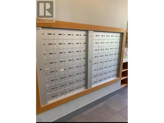 Photo du bâtiment - 9868-9868 Cameron St