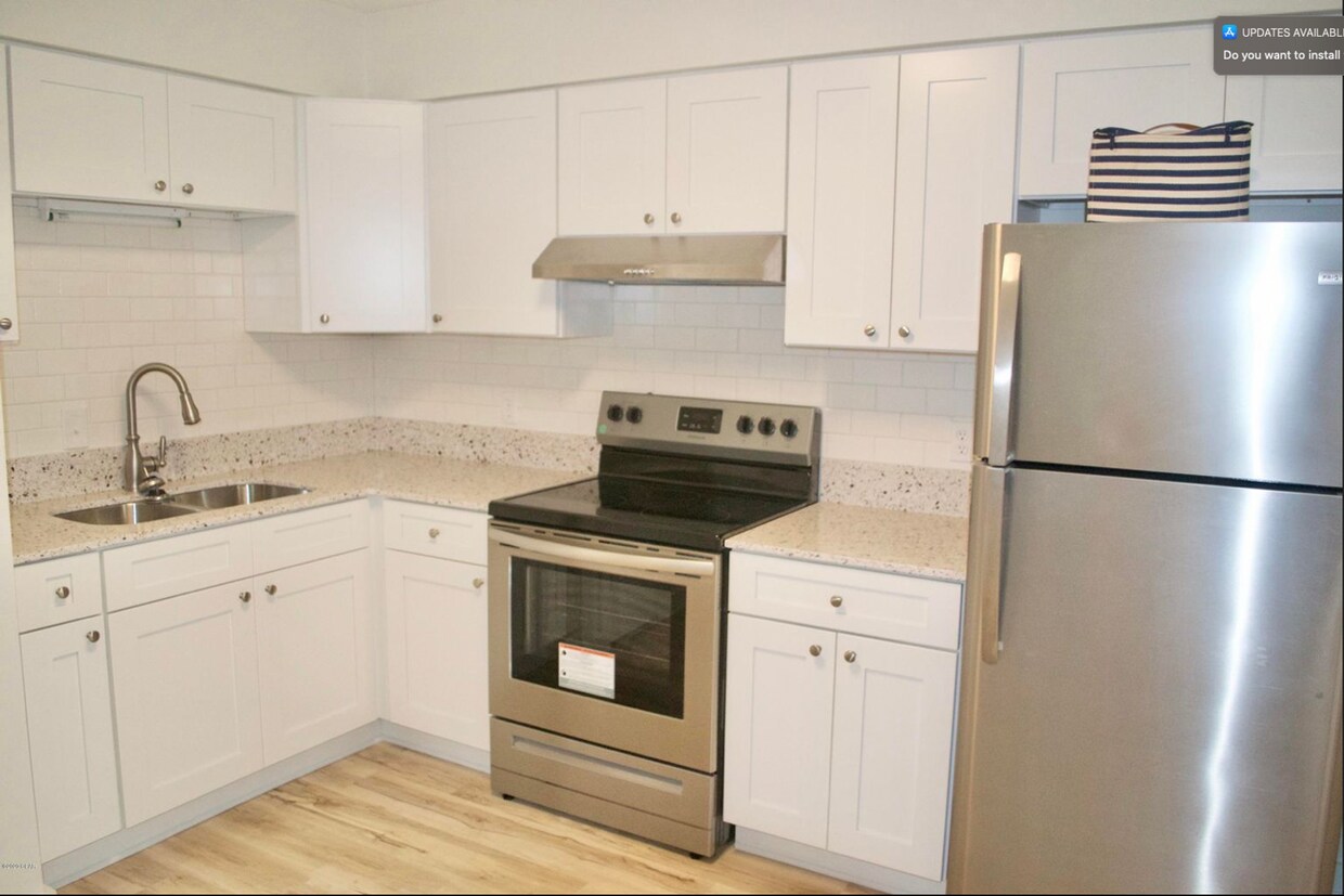 Building Photo - 5717 Rebecca Ct