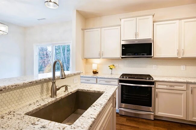 Foto del edificio - 60 Whitesell Way