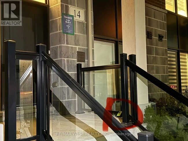 Photo du bâtiment - 14 Pantheon Ln