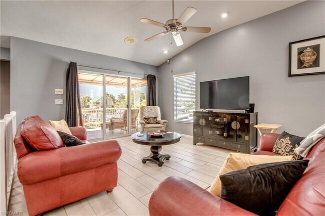 Building Photo - 12142 Siesta Dr