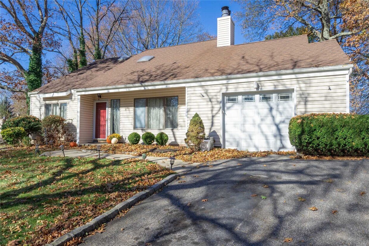 Primary Photo - 5 N Wesley Ct