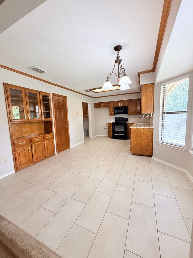 Building Photo - 8041 Miles Dr