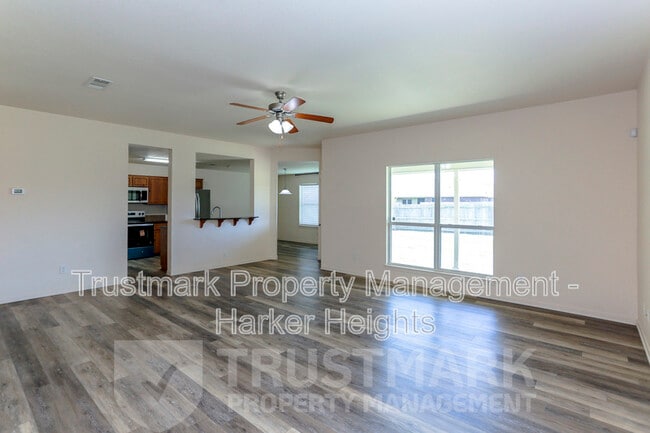 Foto del edificio - 3204 Canadian River Loop