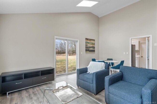 Building Photo - 25 Ruscitti Dr