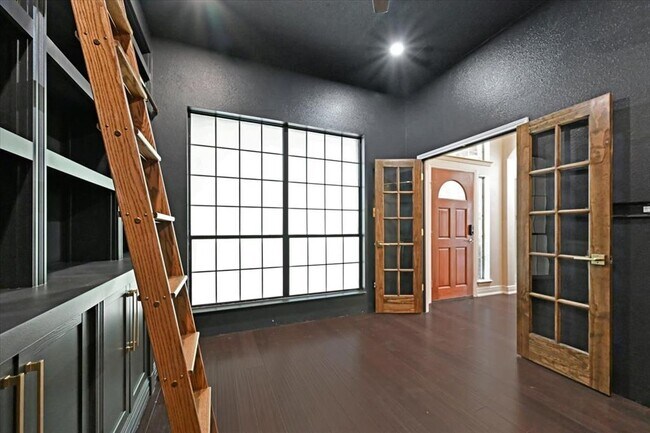 Foto del edificio - 1218 Canyon Maple Rd