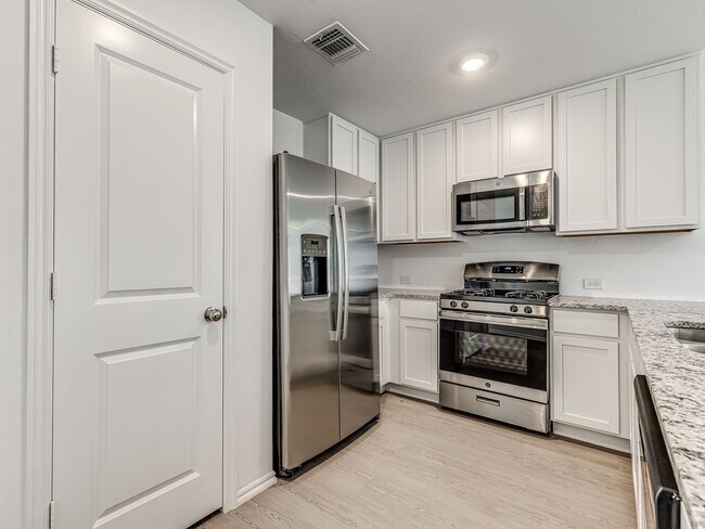Foto del edificio - Brand New Home + Edmond Schools + 4 bedroo...