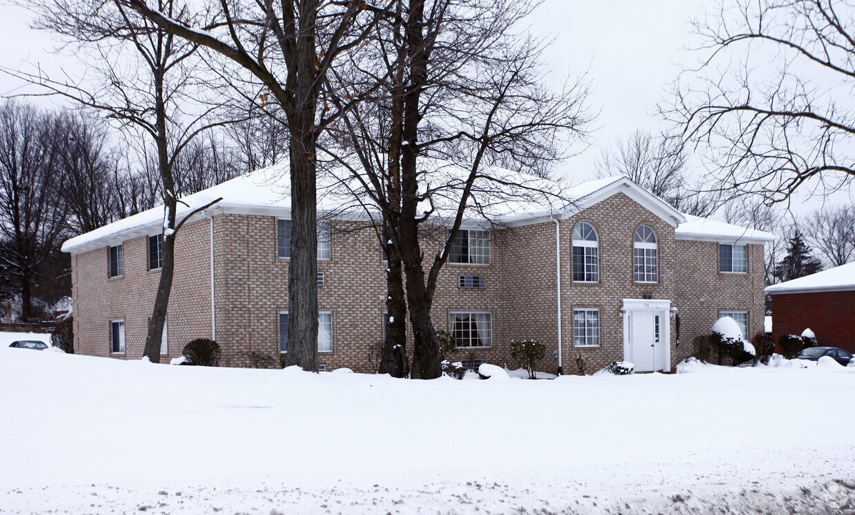 114 Nesbitt Rd, New Castle, PA 16105 Apartments in New Castle, PA