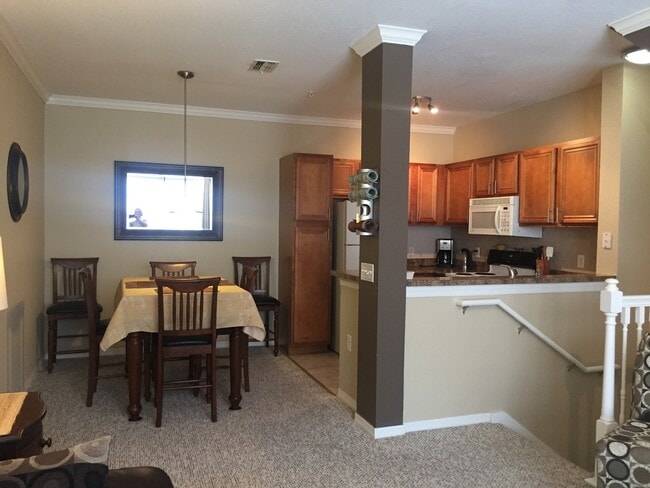 Building Photo - FULLY FURNISHED 1/1 in Serenata