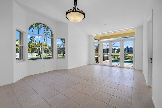 Building Photo - 608 W Palm Aire Dr
