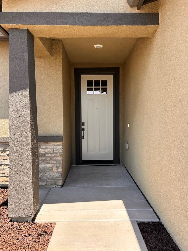 Foto del edificio - Beautiful Brand New home for rent in Visalia!