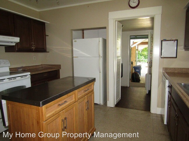 Building Photo - 2 br, 1 bath House - 331 SW 9th St.