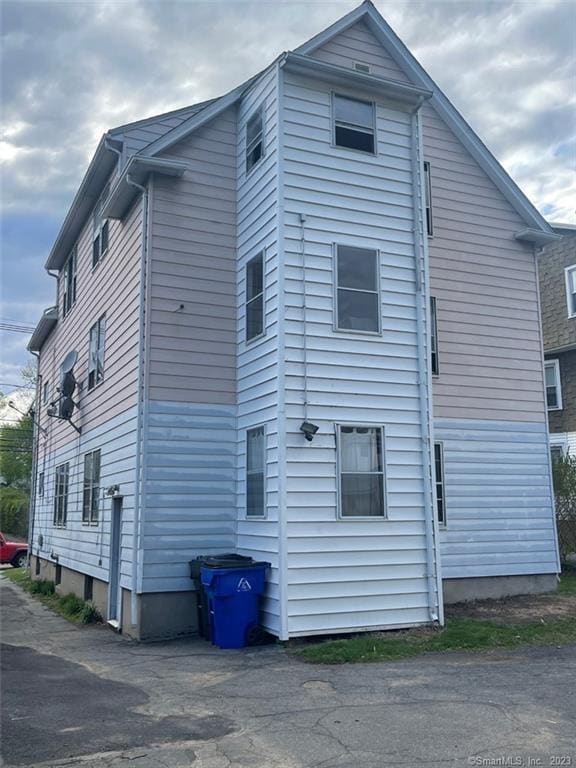 Building Photo - 36 Oakwood Ave