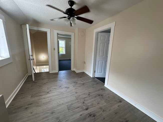 Building Photo - 144 Intervale Ave