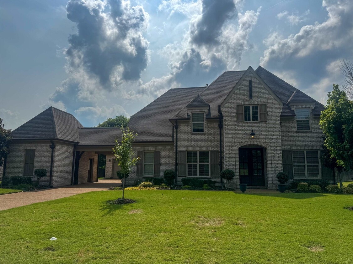 Primary Photo - 4435 Chestnut Hill Dr