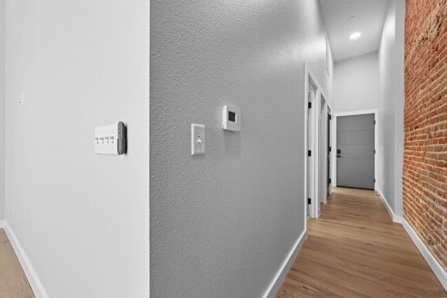 Building Photo - The Avenue Lofts Golden