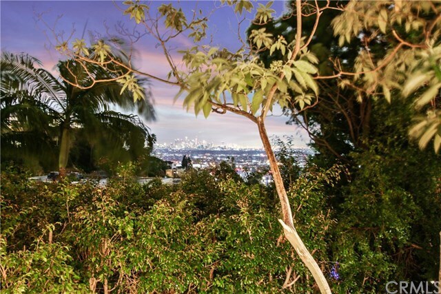 Foto del edificio - 1440 Sunset Plaza Dr