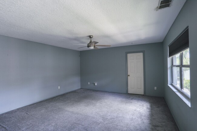 Building Photo - 94 Windtree Ln