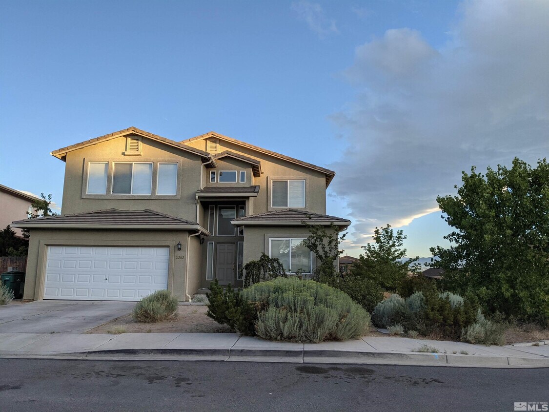 Primary Photo - 3202 Bentgrass Dr