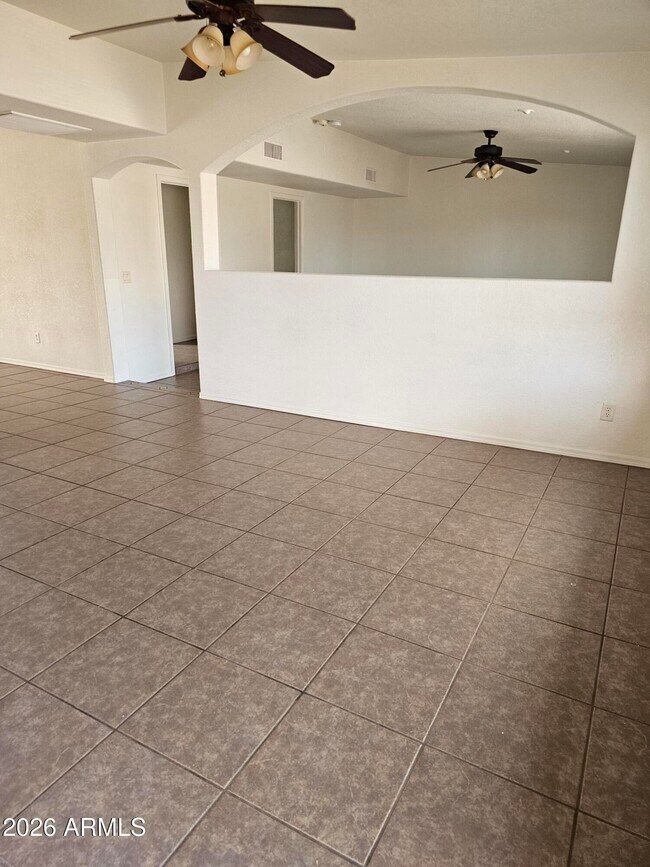 Foto del edificio - 5018 E Evergreen Dr