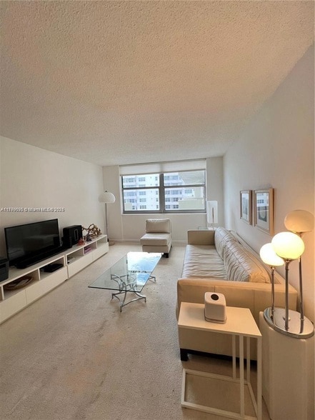 Building Photo - 9273 Collins Ave