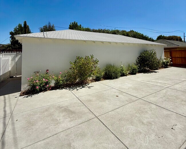 Foto del edificio - 12753 Oxnard St