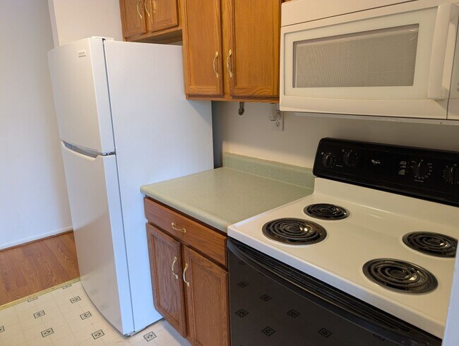 Foto del edificio - 6301 Robinson Rd