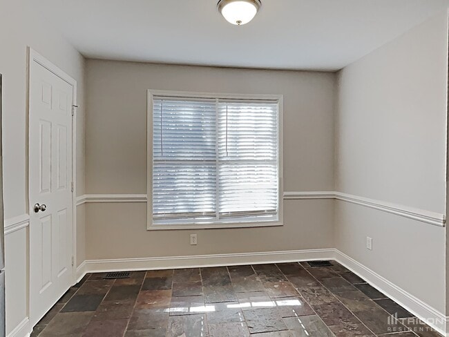Building Photo - 661 Beavers Cove Ln NW