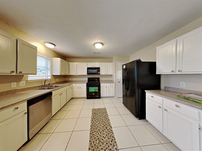 Building Photo - 4135 President's Dr S