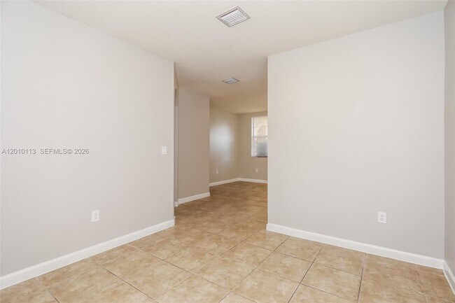 Foto del edificio - 1495 NE 33rd Ave
