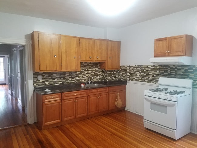 Building Photo - 394 Ashmont St