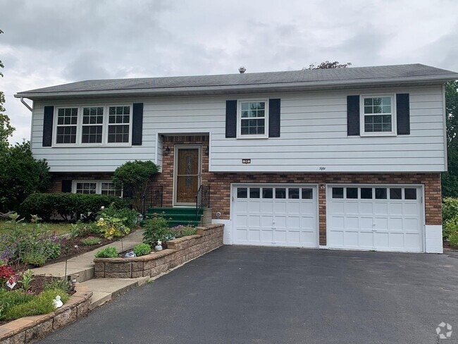 Building Photo - 50 Wertman Ln