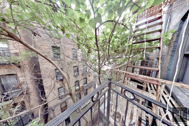 Foto del edificio - W 52ND ST.