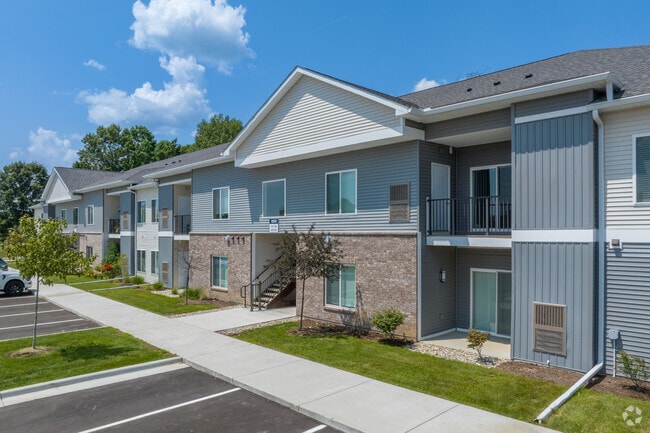 Building Photo - Lapeer Villas