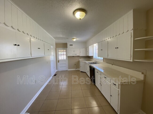 Foto del edificio - 1069 N Belvedere Blvd