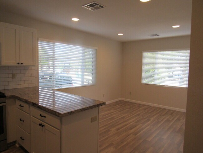 Foto del edificio - 1117 Buena Vista Avenue